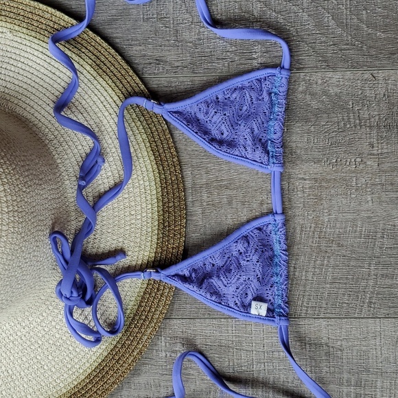 Diamond Lace Wicked Weasel rare-vintage thong bikini. Top: XS, Bottoms: large - Picture 3 of 9